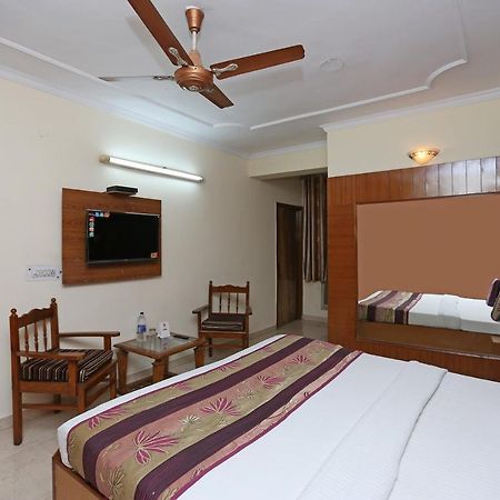 Oyo Flagship 9554 Hotel Grand Plaza 파리다바드 외부 사진