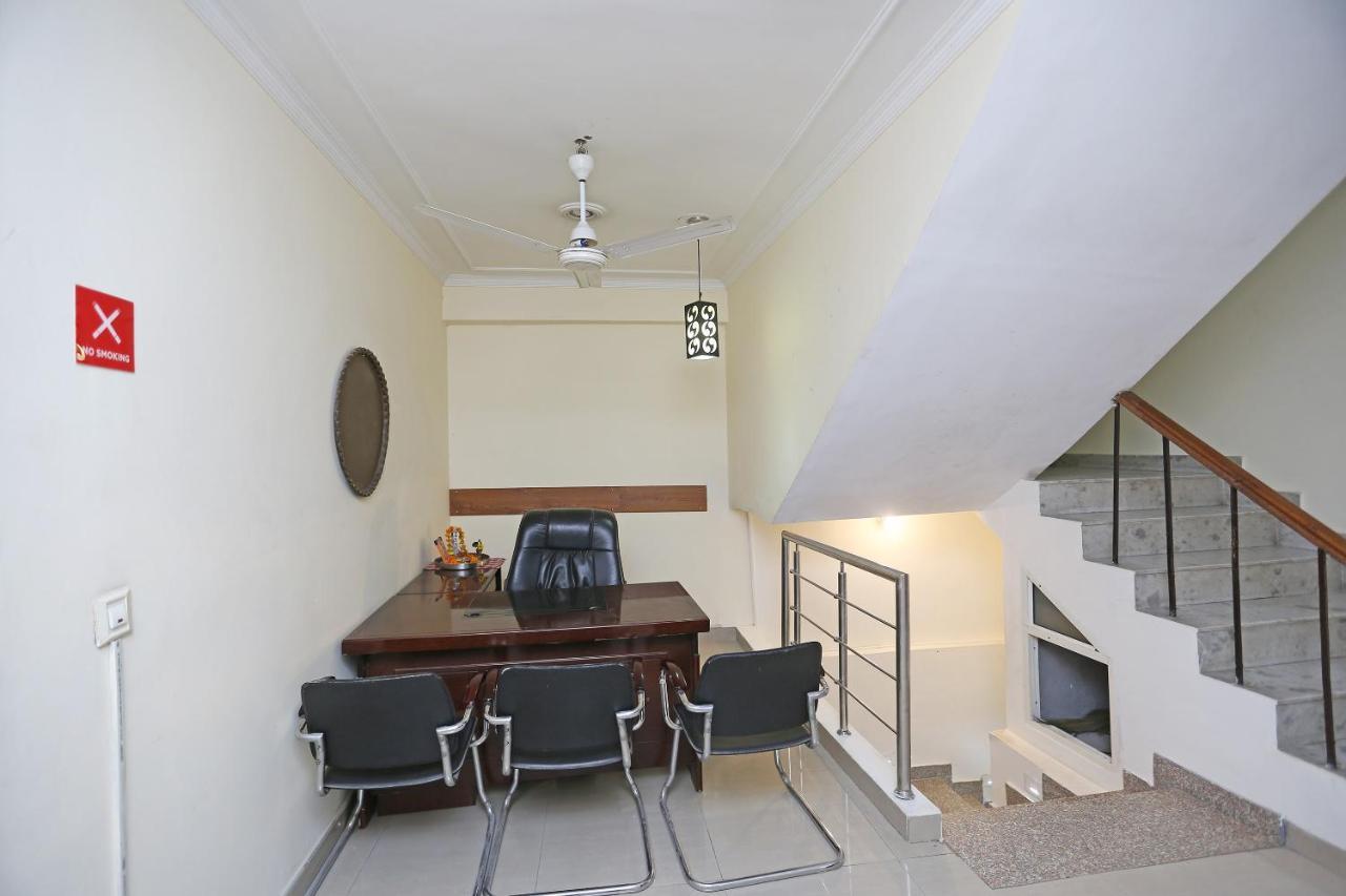 Oyo Flagship 9554 Hotel Grand Plaza 파리다바드 외부 사진